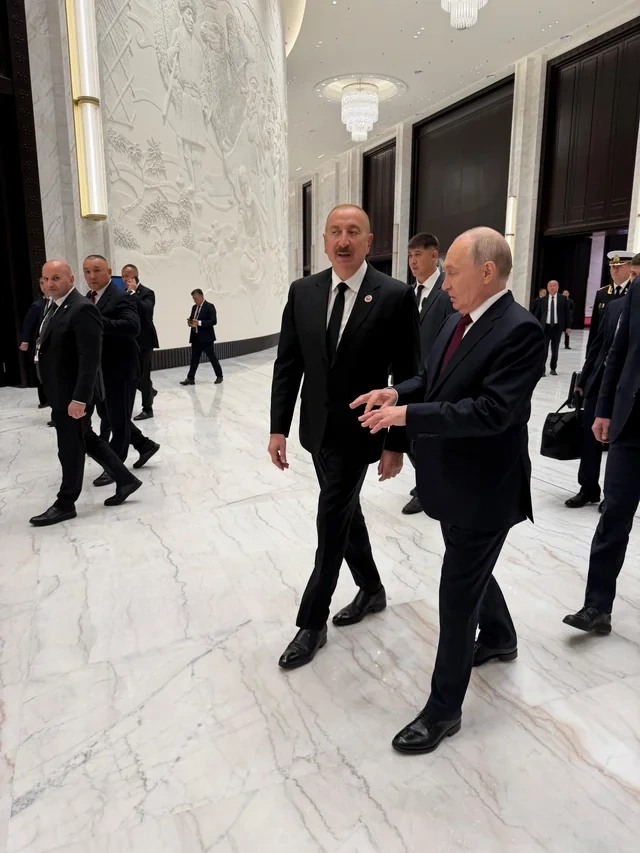 İlham Əliyev Bişkekdə Vladimir Putin ilə söhbət etdi - FOTO