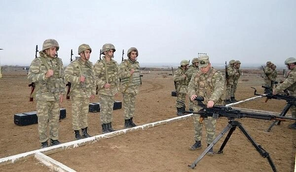 Hərbi vəzifəlilərlə təlim toplanışı keçirildi
