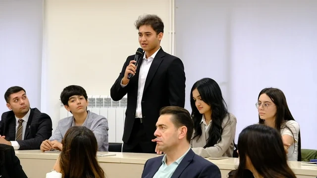 Əlaqələndirmə Qərargahının İşçi Qrupunun üzvləri Qarabağ Universitetində tələbələrlə görüş keçirib - Foto