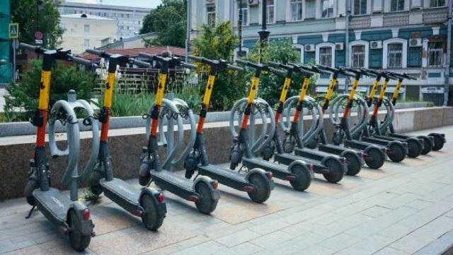 Bakıda 57 yaşlı kişi skuterden yıxılaraq öldü