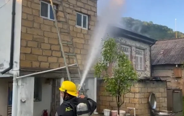 Balakəndə fərdi yaşayış evi yandı