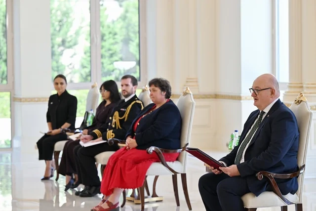 İlham Əliyev Böyük Britaniyanın Azərbaycana yeni təyin olunmuş səfirini qəbul edib - FOTO