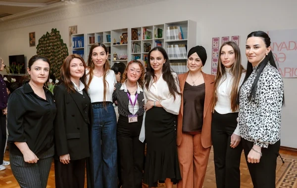 Leyla Əliyeva, Arzu Əliyeva və Alyona Əliyeva "Yaşama Dəstək" Mərkəzində olublar