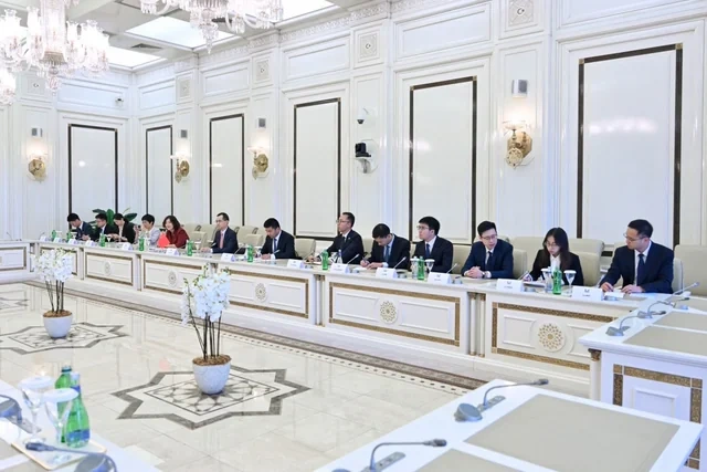 Milli Məclisin sədri Çin Kommunist Partiyasının nümayəndə heyəti ilə görüşüb