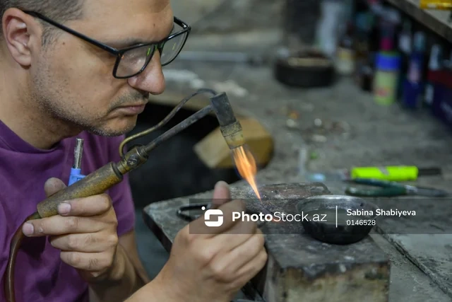 Zərgərlik sənətinə həsr edilən 28 il: Usta Eduard Şamaryayevin maraqlı əl işləri - FOTOREPORTAJ