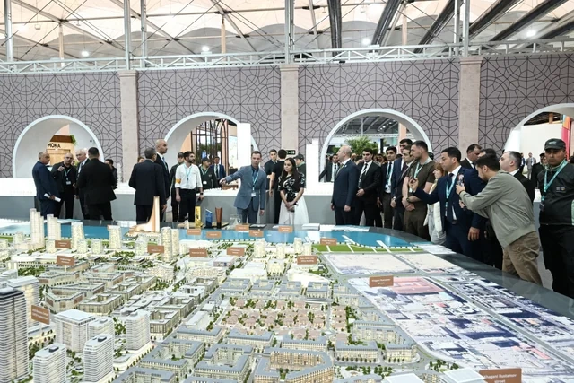 Leyla və Arzu Əliyevalar "Urban Expo" sərgisi ilə tanış olublar - FOTO