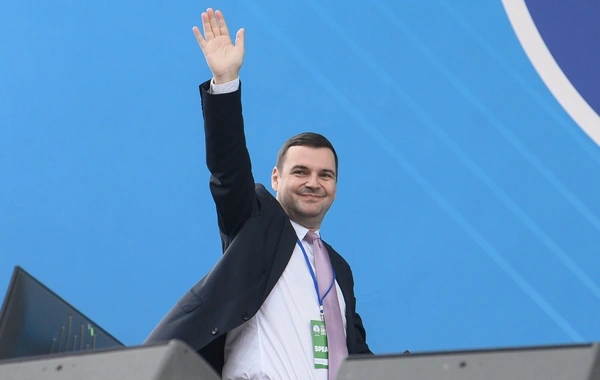 Çexiya xarici işlər naziri Petr Matsinka üzünü turşutduğuna görə tənqid olundu