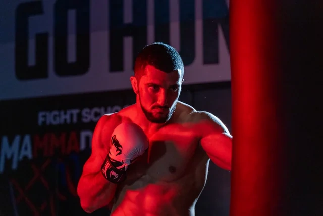 Fərman Həsənov: "UFC-də məqsədim titul uğrunda döyüşməkdir" - FOTO