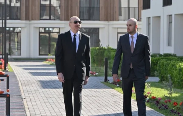 Prezident İlham Əliyev Zəngilan şəhərində inşa olunmuş ilk yaşayış kompleksinin açılışında iştirak edib - FOTO - VİDEO