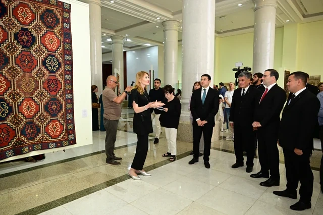Türkmənistan Dövlət Təsviri Sənət Muzeyində "Azərbaycan milli irsinin inciləri" adlı sərginin açılışı keçirilib - FOTO