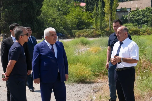 Bərdədə yeni qəbiristanlığın salınması planlaşdırılan əraziyə baxış keçirilib - FOTO