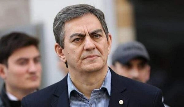 30 ildir sədrdir, məhkəməsinə 30 adam gəlmədi...