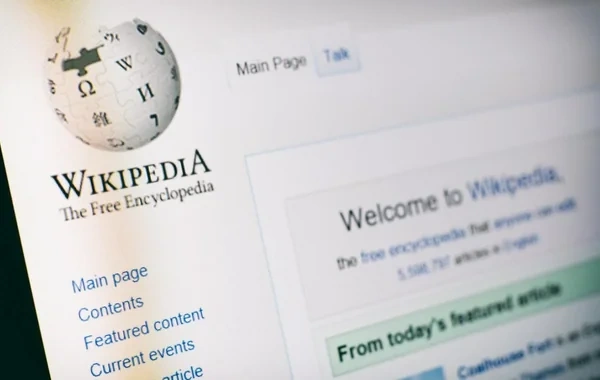 "Vikipediya" süni intellektlə yazılmış məqalələrin dərcini qadağan etdi