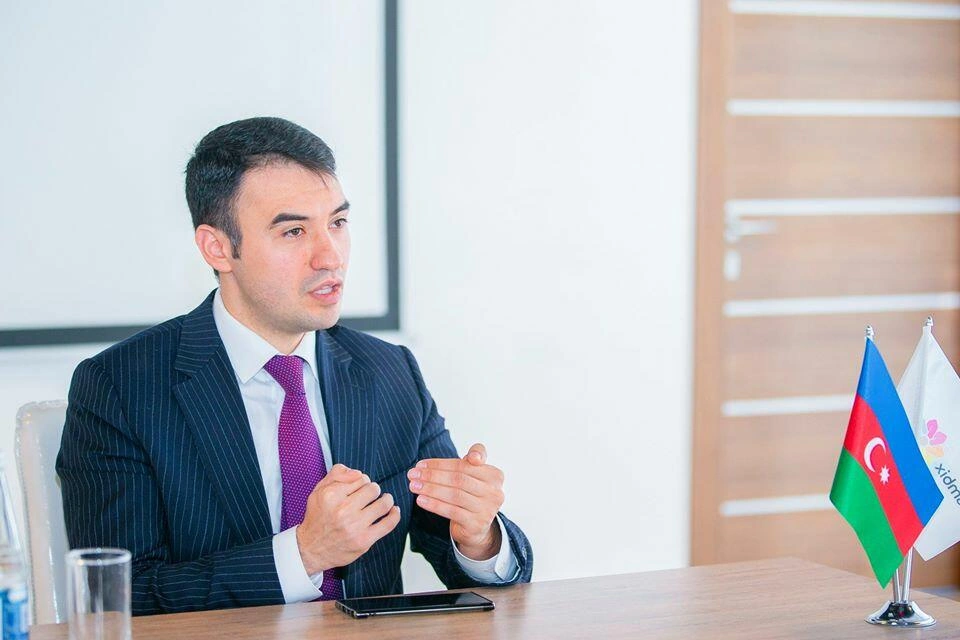 İşdən çıxarılan nazir müavini deputatın əmisi oğludur