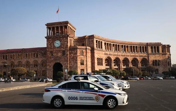 Ermənistanda Tsarukyanın şəxsi zooparkından üç şir və bir pələngi müsadirə edildi