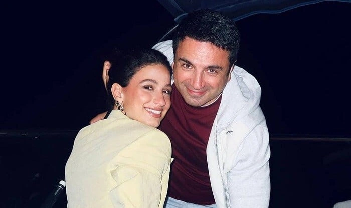 Simonyan özündən 20 yaş kiçik modellə evlənir - Video