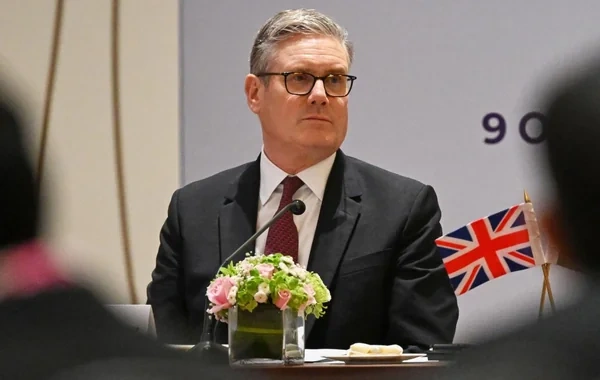 Böyük Britaniyada siyasi böhran: Starmerə etiraz olaraq bir gündə iki istefa