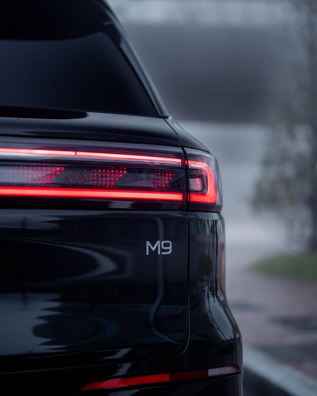"Geely"nin yeni flaqman modeli "Galaxy M9" artıq Azərbaycanda
