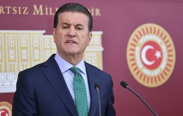 İntim videoları yayılan türkiyəli deputat istefa verdi - Foto