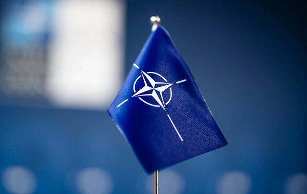 NATO şərq cinahında silah ehtiyatlarını artırmaq niyyətindədir