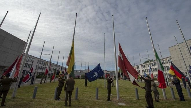 ABŞ 80 illik müttəfiqliyi kəsdi: NATO artıq kağız üzərindədir