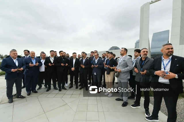Türkiyə, Gürcüstan və İraqdan olan azərbaycanlı din xadimləri Zəfər parkını ziyarət ediblər - FOTO
