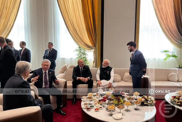 İlham Əliyev Bişkekdə Narendra Modi ilə söhbət etdi - FOTO