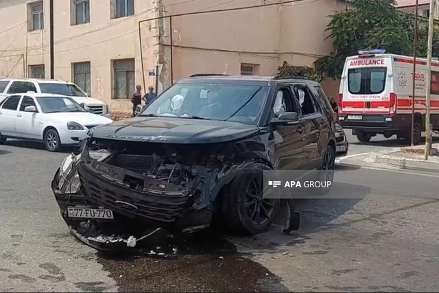 Qubada iki avtomobil toqquşdu: Beş nəfər xəsarət aldı - FOTO