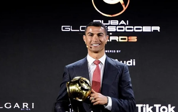 Ronaldu min qol hədəfi barədə: "Oynamağa davam etmək istəyirəm"