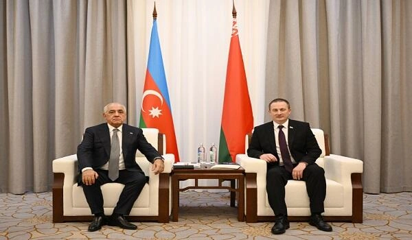 Əli Əsədov belaruslu həmkarı ilə danışdı