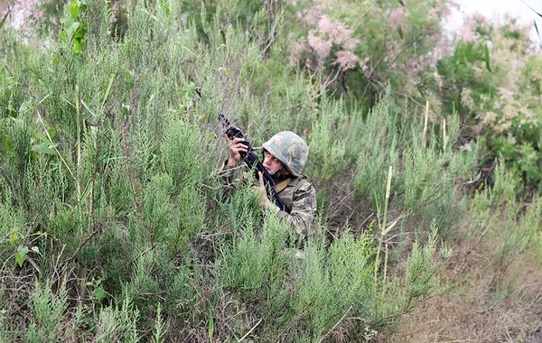 Hərbi vəzifəlilərlə təlim toplanışı keçirilib - FOTO