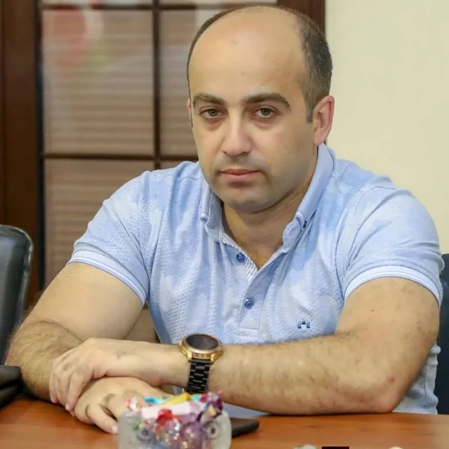 Bakıda vəzifəli şəxs idman zalında ÖLDÜ - FOTO