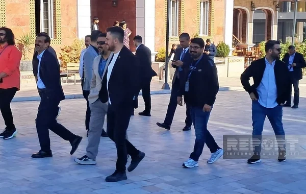 Din xadimləri Xankəndidə Zəfər parkı və Zəfər meydanını ziyarət ediblər - FOTO