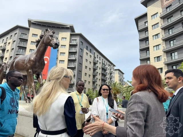 Bakıda WUF13 çərçivəsində xarici media nümayəndələri üçün şəhər turu təşkil olunub - FOTO