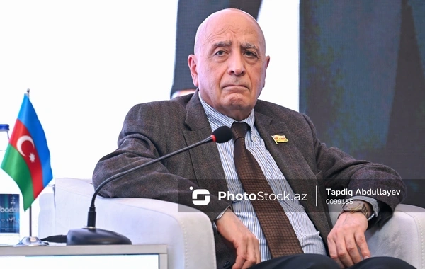 İlham Əliyev Rasim Musabəyovu təltif etdi