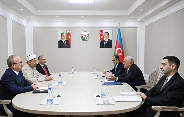 Baş nazir Türkiyə Diyanət İşləri İdarəsinin sədri ilə müzakirələr apardı