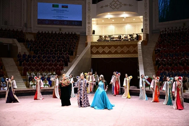 Azərbaycan və Türkmənistan Dövlət Rəqs ansambllarının birgə konserti keçirilib - FOTO