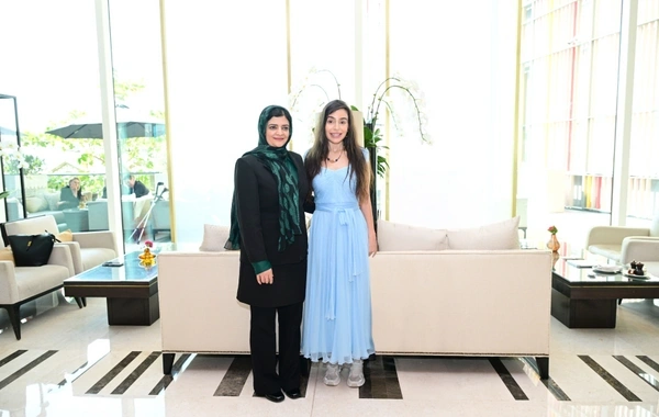 Leyla Əliyeva Əbu-Dabidə əfqanıstanlı qadın hüquqları fəalı və tədqiqatçısı Zarqa Yaftalı ilə görüşüb