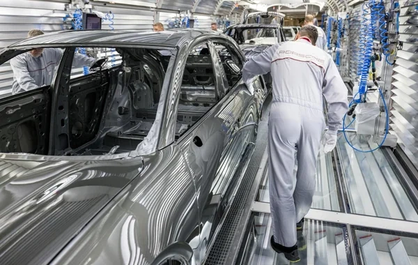 "Porsche" Almaniyada daha 4 min işçisini ixtisar edə bilər