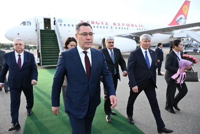 Sadır Japarov Azərbaycana səfərə gəlib