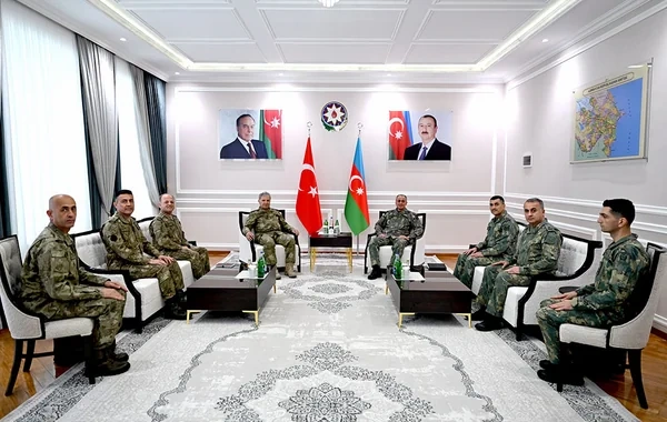 Azərbaycanın və Türkiyənin Quru Qoşunları komandanları görüşdülər - FOTO
