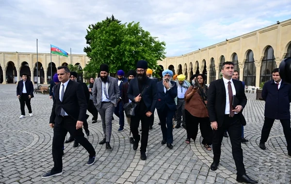 Beynəlxalq konfransın iştirakçıları "Atəşgah məbədi" ilə tanış olublar