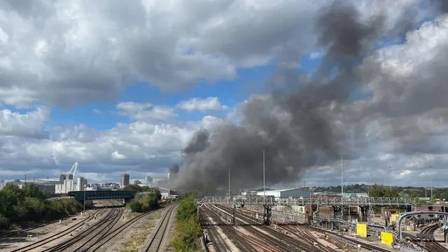 Londonda "Uembli" stadionu yaxınlığındakı GÜCLÜ YANĞIN - FOTO-VİDEO