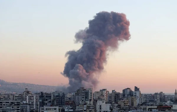 Beyrutda "Hizbullah"ın iki yüksəkvəzifəli rəsmisi öldürüldü
