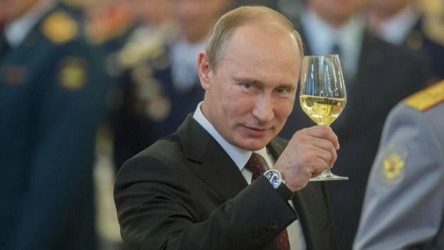 Rus ordusunun Putinə ad günü hədiyyəsi...