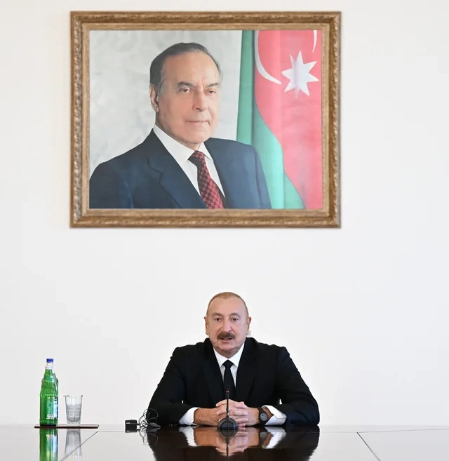İlham Əliyev Bakıda keçirilən beynəlxalq konfransların iştirakçılarını qəbul edib - FOTO