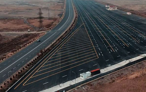 Türkiyə ilə sərhəddəki yeddi hektarlıq TIR parkının yenidənqurmadan sonrakı GÖRÜNTÜLƏRİ