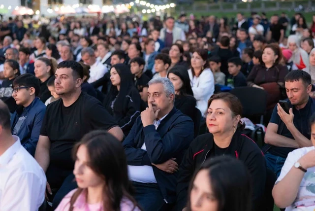 "Tağıyev: Neft" filmi Daşkəsəndə nümayiş olundu - FOTO