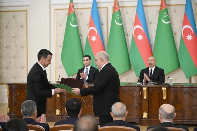 Azərbaycan-Türkmənistan sənədləri mübadilə olunub - FOTO