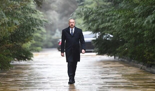Prezident Şəhidlər xiyabanını ziyarətinə dair videoçarx paylaşdı